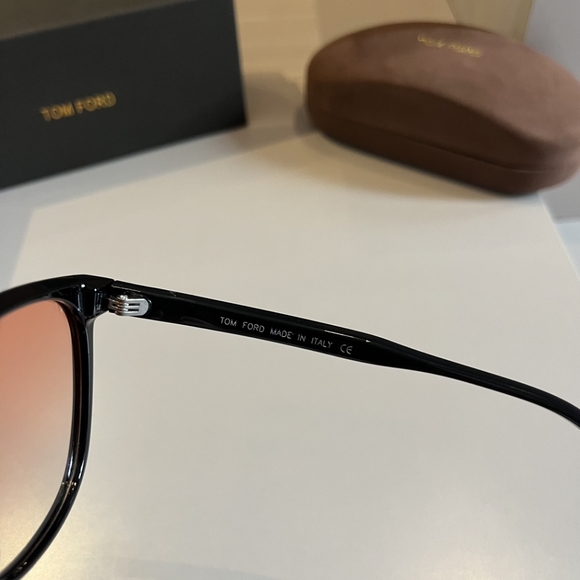 TOM FORD Men's Fashionable Casual Resort Sunglasses - Picture 5 of 6